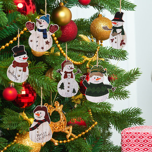 Adornos Colgantes de Madera con Forma de Muñeco de Nieve, Juego de 6 Piezas, 8x8cm, Decoraciones Rústicas para Árbol de Navidad - Product Image 4