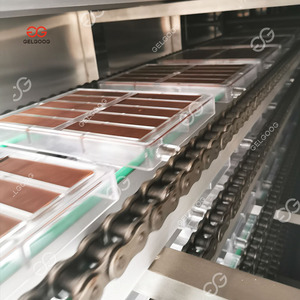 Machines de moulage de bonbons, <span class=keywords><strong>Machine</strong></span> de fabrication de chocolat tout usage pour en chine Guangzhou - Product Image 2