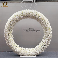 JINDA Maßgefertigter Roter Herzförmiger Blumenbogen Hintergrund für Hochzeit Heiratsantrag Party Dekoration