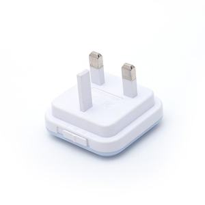 Luz Nocturna Pequeña con Sensor de Luz, Enchufe de Pared, Brillo Regulable - Product Image 4