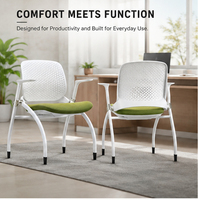 Chaise de bureau blanche pliable pour l'extérieur, idéale pour les fêtes et événements