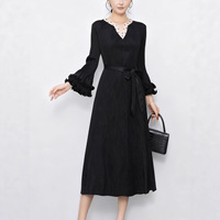 Nouvelle robe mi-longue décontractée vintage pour femmes, col en V, design plissé, manches bouffantes, respirante et anti-froissement, style Miyake