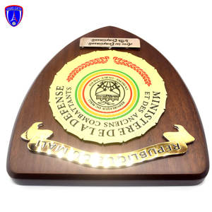 Trophées en bois du gouvernement du Mali, plaques de récompense, plaques de bouclier en bois, trophée de récompense avec boîte cadeau en bois - Product Image 6