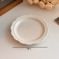 Assiette ronde en porcelaine vintage pour le thé de l'après-midi, motif floral en relief, assiette en céramique pour servir des pâtisseries et des gâteaux