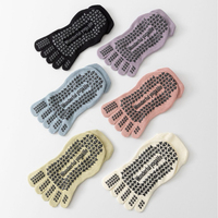 Nouvelles chaussettes de sport professionnelles en tricot antidérapantes pour femmes, yoga et pilates, collection automne-hiver 2026, vente en gros