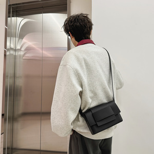 Bolso Bandolera Cuadrado Pequeño de Cuero Suave Tejido Unisex, Diseño Masculino, Bolso de Hombro Moderno para Mujer - Product Image 5