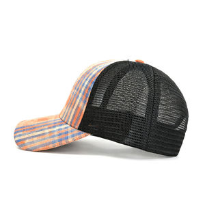 Gorra Trucker de Malla con Corona Estructurada y Diseño a Cuadros de 6 Paneles, Personalizable con Logotipo OEM, de Alta Calidad - Product Image 3