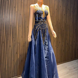 Robe de bal de luxe pour femme, épaules dénudées, manches longues bouffantes, en organza, avec strass haut de gamme - Product Image 1