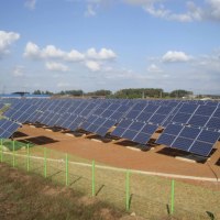 Tracker solaire personnalisé avec entraînement pivotant ou actionneur linéaire suivre le soleil automatiquement, système de suivi solaire à double axe