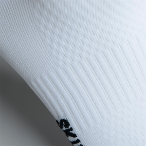 Chaussettes de cyclisme athlétiques personnalisées, chaussettes de vélo amusantes, respirantes, tricotées, techniques, performance estivale, chaussettes de cyclisme mi-mollet avec revers au bas - Product Image 6