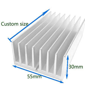 Larghezza personalizzata <span class=keywords><strong>55</strong></span> <span class=keywords><strong>mm</strong></span> altezza 30 <span class=keywords><strong>mm</strong></span> radiatore a bassa potenza radiatore in alluminio estruso profilo in alluminio dissipatori di calore - Product Image 1