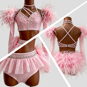 Traje de Baile de Lujo con Plumas Rosas y Pedrería, Top Halter Cruzado en la Espalda, 2 Piezas, para Actuaciones de Jazz Latino - Product Image 2