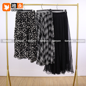 Faldas <span class=keywords><strong>de</strong></span> Seda Vintage Geryon <span class=keywords><strong>de</strong></span> Segunda Mano para Mujer, Tallas y Colores Surtidos, Plisadas, Fardos a Granel, <span class=keywords><strong>Ropa</strong></span> Usada para Exportación - Product Image 2