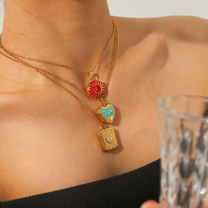 Collier rétro en émail coloré avec diamant soleil lune <span class=keywords><strong>livre</strong></span> ouvrable cœur ouvert géométrique plaqué <span class=keywords><strong>or</strong></span> 18 carats avec pendentif ouvrable et fermable - Product Image 3