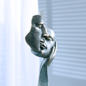 Ornements d'art abstrait de style européen 'Silence is Gold' <span class=keywords><strong>Sculpture</strong></span> de <span class=keywords><strong>visage</strong></span> en résine <span class=keywords><strong>Couple</strong></span> écologique pour l'amour Ornement Offre spéciale - Product Image 3
