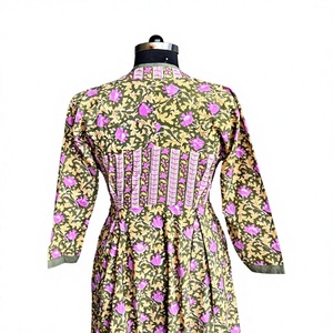 Vestido Maxi Boho Anarkali Olive Bloom con Estampado Floral, de Algodón, Corte en A, Cuello en V, Mangas Largas, Cintura Imperio y Dobladillo Acampanado, Ideal para Fiestas - Product Image 3