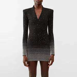 EN STOCK plus récent 2023 F/W Designer mode femmes à manches longues col en v diamants strass embelli robe en tricot