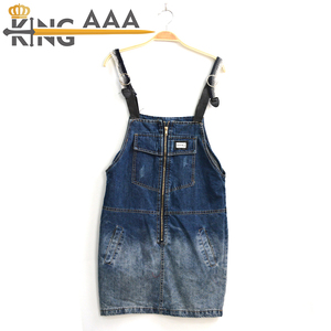 Balles de vêtements en jean Vêtements d'occasion pour femmes Jupe à bretelles en denim Ensemble de vêtements d'occasion - Product Image 4