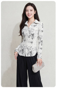 PY 2026 Otoño/Invierno, Nuevo Abrigo Elegante con Pliegues Florales, Ecológico, Casual, para Mujer, a la Moda, Manga Larga, Corte Entallado, Disponible en Línea - Product Image 3