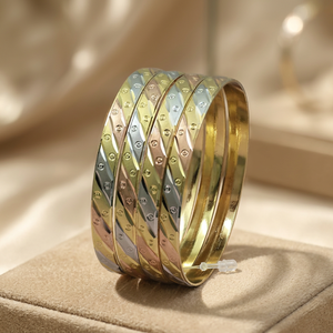 Juego de brazaletes formados chapados en oro de 3 tonos al por mayor, joyería de brazaletes de moda, juego de brazaletes de latón de tres colores, brazaletes de oro de varios tonos. - Product Image 2