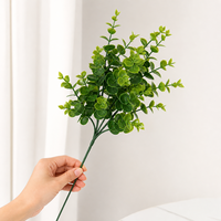 Tiges d'eucalyptus artificielles en plastique, fausses branches de verdure, feuilles au toucher réel, recyclables pour la décoration de mariage, maison, hôtel, mur, table