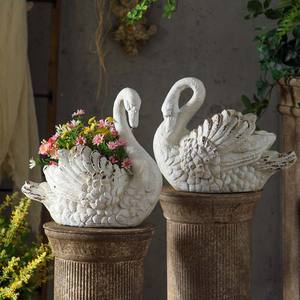 Maceta de Resina con Forma de Cisne, Jardinera Decorativa de Estilo Retro para Exteriores, Contenedor para Plantas para la Entrada del Hogar o el Patio - Product Image 1