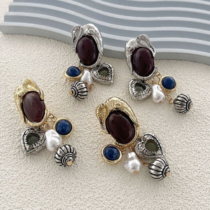 Nouvelles boucles d'oreilles pendantes vintage de luxe bohèmes, créatives et polyvalentes, avec perles, pierres précieuses et pendentifs animaux (éléphants), pour les fêtes - Product Image 3