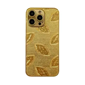 2024 iPhone15Pro電話ケース用新年金箔iPhone14pro保護ケース用3Dゴールデンリーフ11