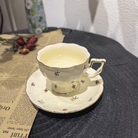 Ensemble de 6 tasses à café en céramique vintage à motif floral avec soucoupes, bordure dorée, bord festonné, style européen, pour le thé de l'après-midi, le lait, la maison