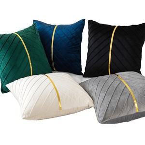 沙发床用方形白色枕套，带绒球的柔软天鹅绒靠垫套，适合客厅卧室家居装饰 - Product Image 1