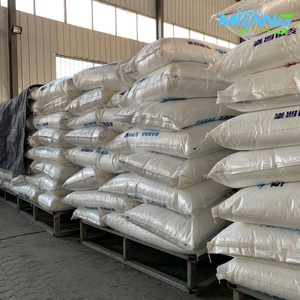 Fabricant de fertilisants à l'urée les plus vendus, haute solubilité pour la croissance de l'alfalfa et du trèfle - Product Image 3