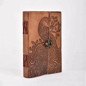 Carnet de notes TC Peacock prêt à la vente, style tendance, en cuir gaufré, fabriqué à la main, carnet de notes TC Peacock en vente - Product Image 1