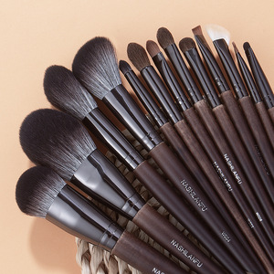 Juego de brochas de maquillaje, brocha para base, juego completo de brochas de pelo suave de animales para sombra de ojos y nariz, herramientas de belleza, brocha para polvos sueltos - Product Image 3