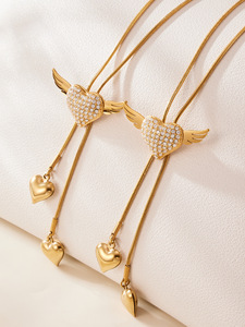 Collar de Moda Chapado en Oro de 18K, Collar de Acero Inoxidable con Colgante de Alas de Ángel y Borla de Corazón con Circonitas - Product Image 5