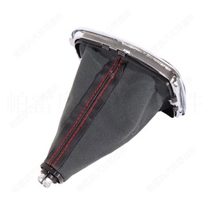 Funda de Piel para Palanca de Cambios de Volkswagen Golf 4 con Marco Brillante y Costuras Rojas, Lavable - Product Image 1