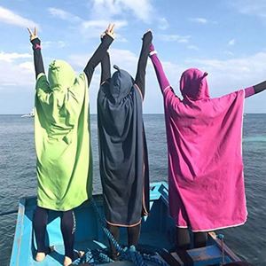 Serviette de plage poncho à capuche en microfibre douce, très absorbante et séchage rapide, best-seller - Product Image 5