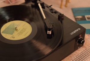 Новый дизайн, Лидер продаж, низкая стоимость, Заводская поставка, деревянный проигрыватель с беспроводным проигрывателем BT - Product Image 5