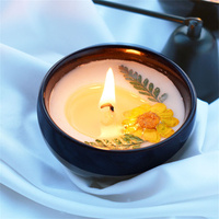 Lilin Beraroma Indah dengan Bunga Kering, Tanaman Kering Alami, dan Lilin Kedelai dengan Keramik Buatan Tangan