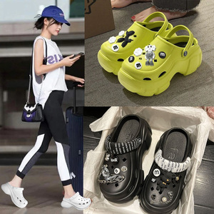 Sabots plateforme blancs avec étoiles, perles et chaînes décoratives, chaussures de plage tendance pour femmes, été, semelle épaisse, style <span class=keywords><strong>Crocs</strong></span> - Product Image 4