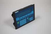 6SL30550AA004CA0 6SL3055-0AA00-4CA0 Nouveau panneau d'opérateur industriel de base pour la programmation PLC et les systèmes servo, options personnalisables