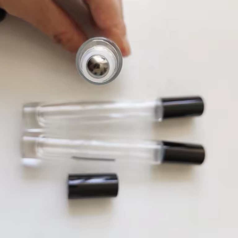 ตลับลูกปืนเม็ดกลมมีฝาปิดสีดำ