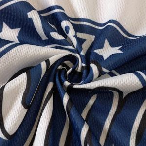 Camiseta Deportiva de Malla para Hombre, Estilo Urbano, con Estampado Gráfico Digital Personalizado, Hombros Caídos, Manga Larga Doble - Product Image 4