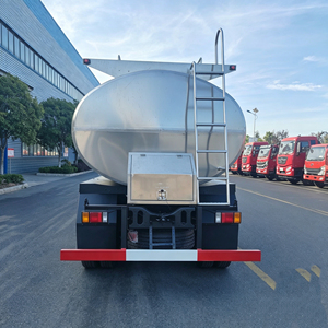 Petit camion-<span class=keywords><strong>citerne</strong></span> à lait, intérieur en acier inoxydable de qualité <span class=keywords><strong>alimentaire</strong></span>, réservoir isolé de 100 mm, véhicule de transport laitier fiable - Product Image 5