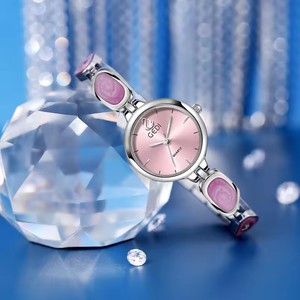 Montre GEDI pour femme, style féminin, luxe léger, minimaliste, design épuré, montres compactes à quartz de niche - Product Image 1
