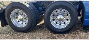 Kit complet de caches d'essieu en ABS chromé avec 60 pièces de caches d'écrous de roue à filetage de 33 mm pour semi-remorques. - Product Image 5