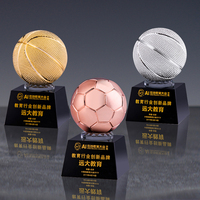 Trophée sportif personnalisé en verre, cristal et résine avec gravure laser – Récompense durable pour le basketball, le golf, le soccer et le football
