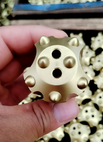 Outils de forage pour le renforcement des roches minières : Trépans filetés à boutons coniques