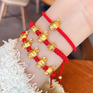 Mascot pulseira de coelho vermelho, pulseira dourada dourada 2023 coelho chinês trazer ano novo riqueza sorte bracelete bênção