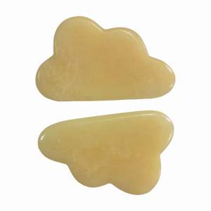 Cristal de jade jaune sculpté à la main, cristal de guérison en forme de nuage - Product Image 1