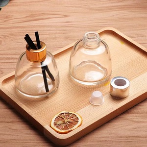 Bottiglia di diffusore di olio essenziale di profumo ricaricabile da 100ml con coperchio in legno rotondo a forma di mela bottiglia di diffusore di vetro vuoto chiaro - Product Image 1